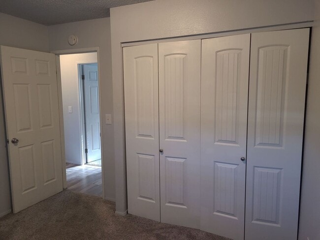 Building Photo - 1/2 OFF OCTOBER RENT - House with Garage &...