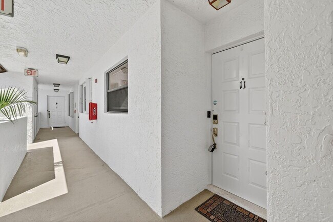 Building Photo - 6101 SE Landing Way
