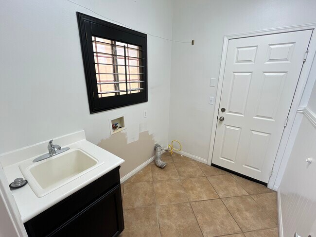 Building Photo - 78270 Calico Glen Dr