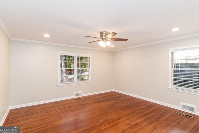 Building Photo - 4090 Land O Lakes Dr NE