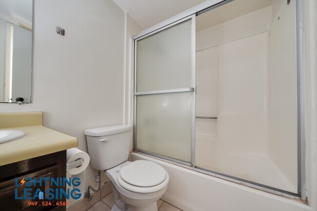 Building Photo - 6827 Whitsett Ave