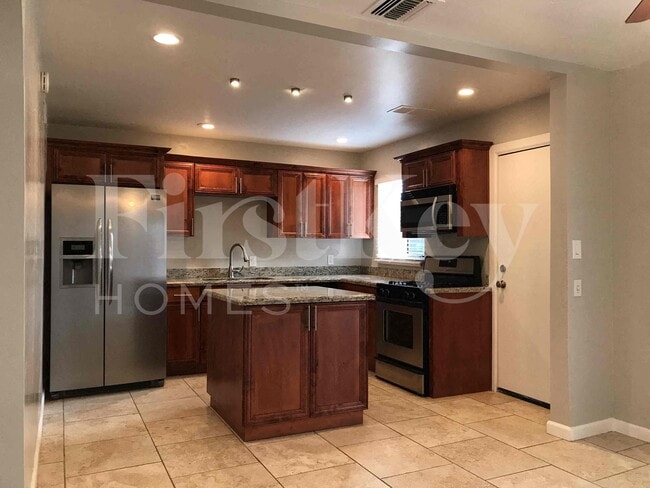 Building Photo - 1507 W Berridge Ln