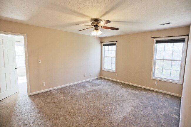 Building Photo - 3927 Stella Dr
