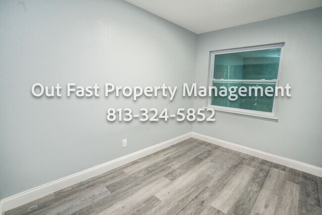 Building Photo - Bright Corner-Lot Home Near Bayshore and City Conveniences