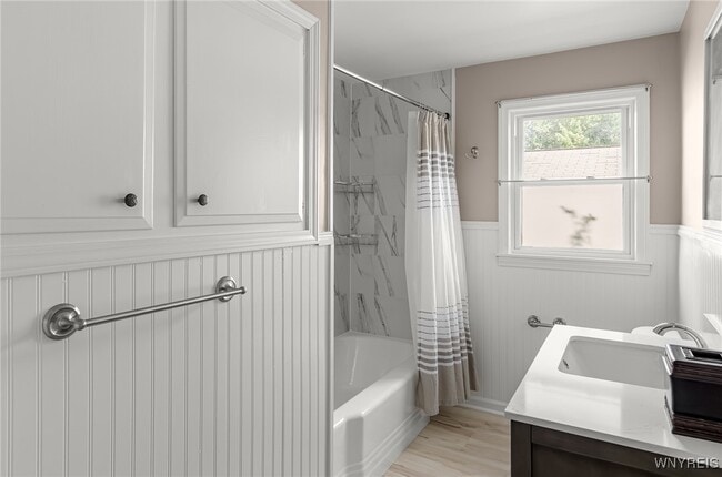 Building Photo - 273 Division St