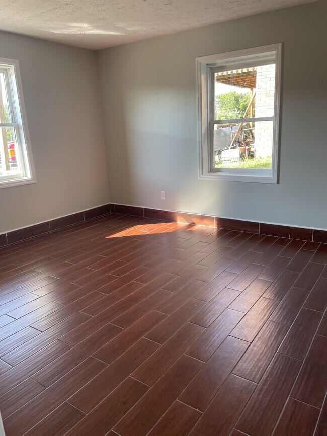 Building Photo - 174 S Killarney Ln