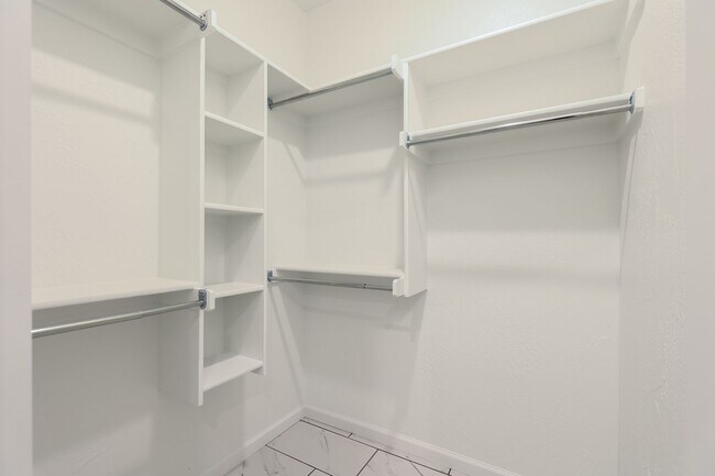 Building Photo - Stunning Brand New Duplex with Private Backyard in Edmond!