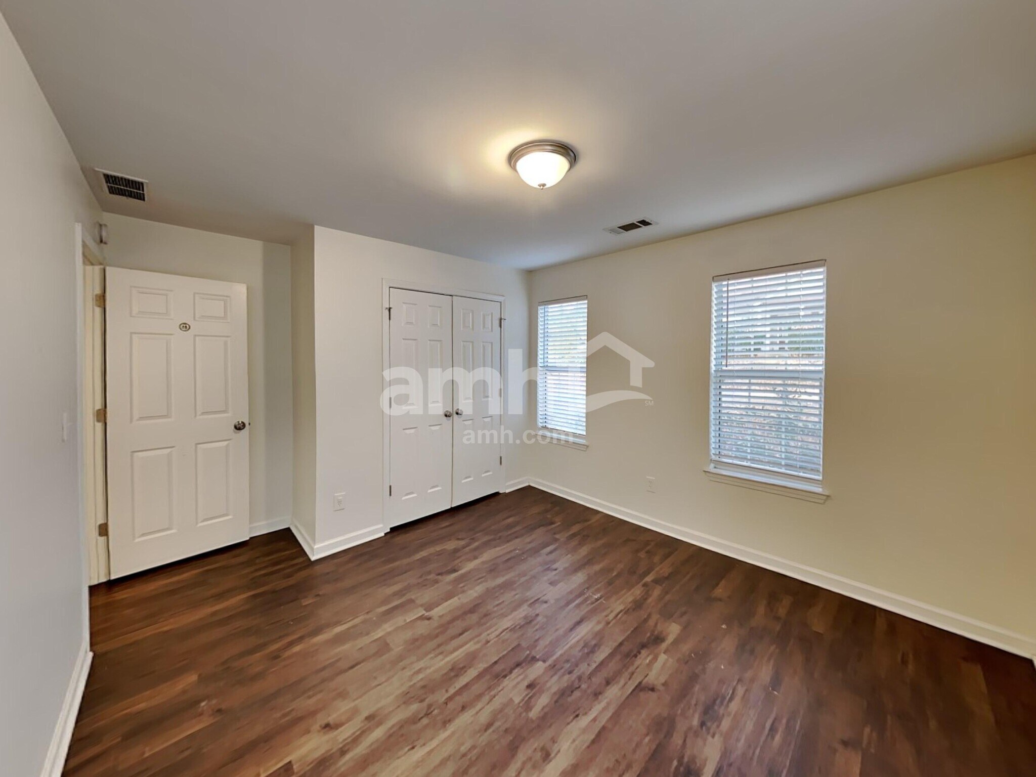 Building Photo - 408 Fairlawn Dr