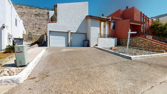 Building Photo - 4842 Excalibur Dr