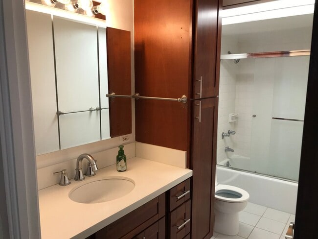 Building Photo - Kealani 2 Bdrm., 2 bath, 1 cov'd/sec'd Pkg. - Pool