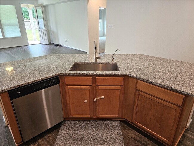 Building Photo - 3318 Regal Park Ln