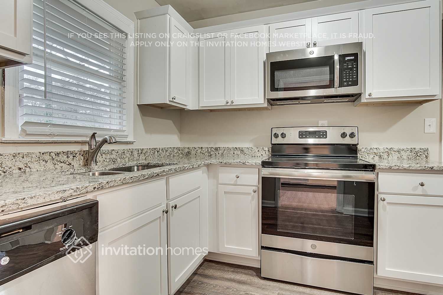 Building Photo - 2430 Mark Dr