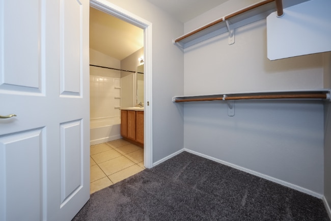 Building Photo - 6807 W Quailwood Way