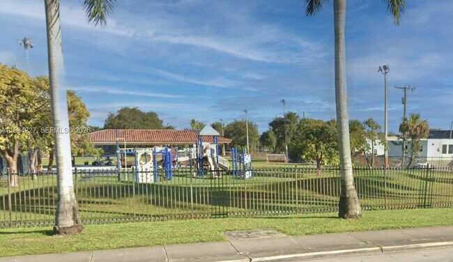 Building Photo - 65 NE 59th St