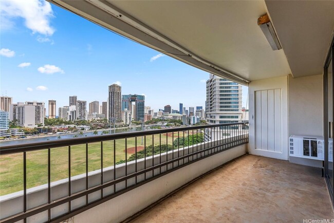 Building Photo - Marco Polo - Upgraded two bedroom, 2 bath,...