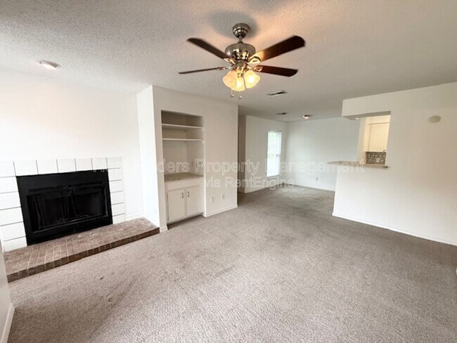 Building Photo - 10200 Belle Rive Blvd
