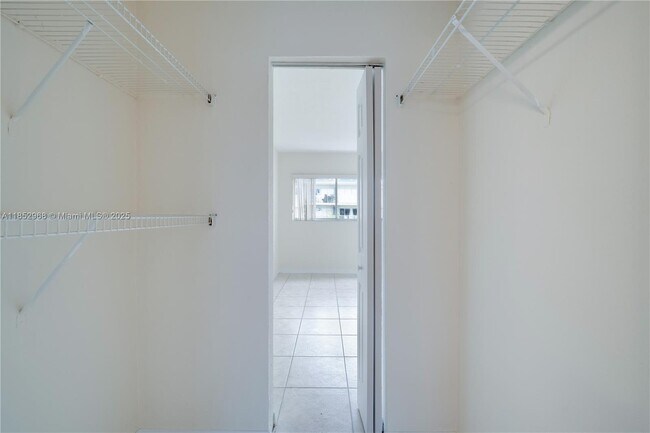 Building Photo - 7713 SW 88th St