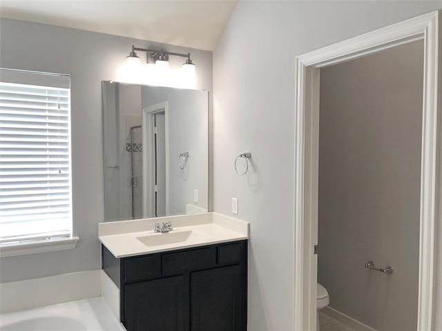 Building Photo - 10801 Sexton Dr