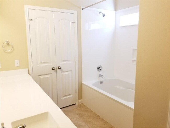 Building Photo - 1448 Brooks Way