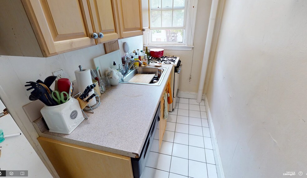 Building Photo - 133 Glenville Ave