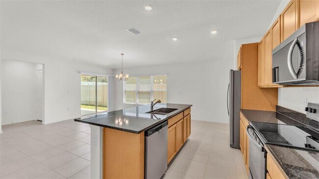 Building Photo - 727 Chestnut Ln