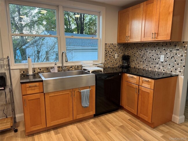 Building Photo - 26 Main St