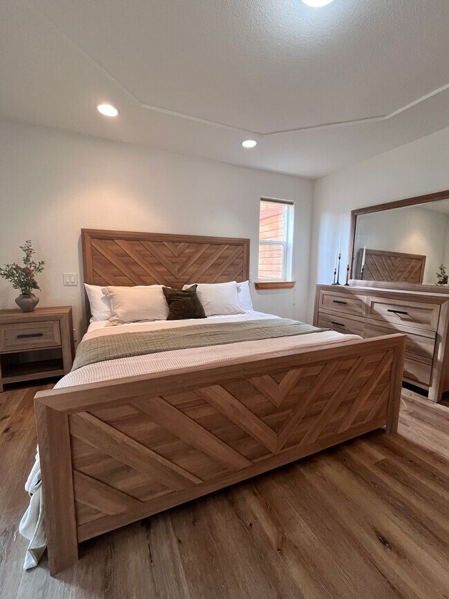 Building Photo - Flexible Ski Lease available in Tahoe Donner - $4300