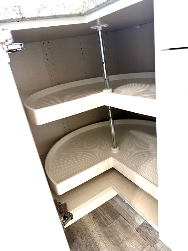 Building Photo - 2168 Plainfield Ave