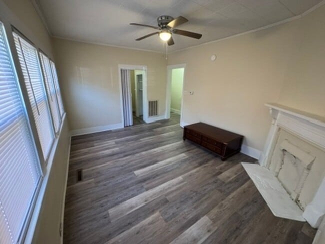 Building Photo - 533 Stockton St