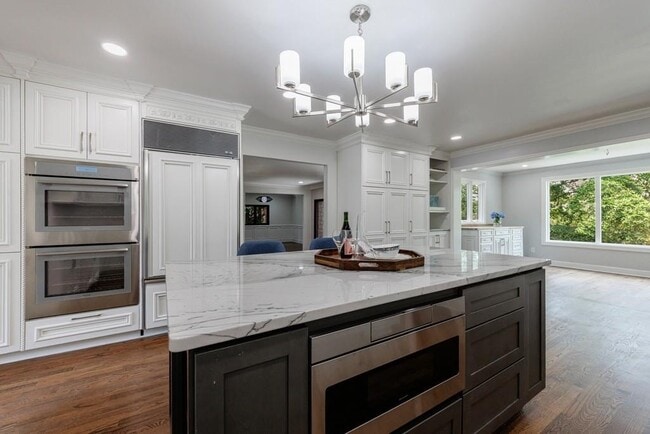Building Photo - 459 Atlanta Country Club Dr