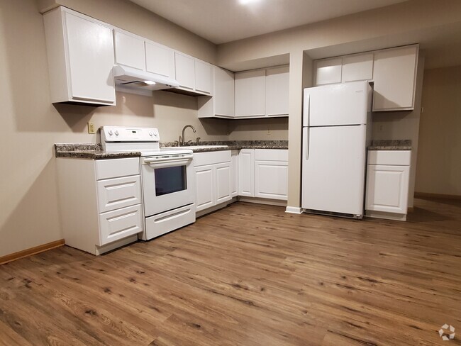 Kitchen - 103 W Eldora Ave