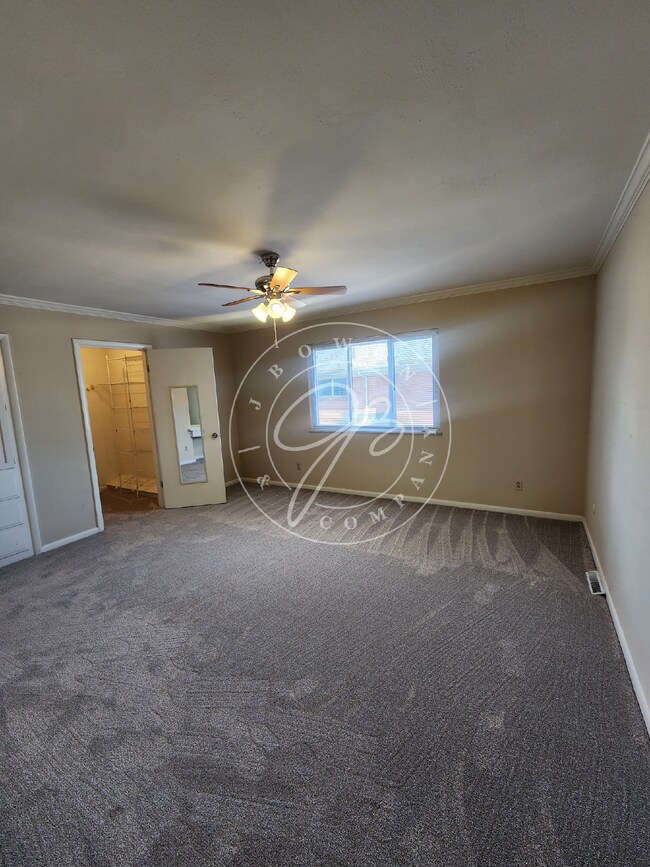 Building Photo - Charming 2-Bed, 2-Bath Condo with many upd...