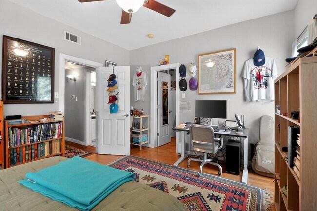 Building Photo - 1217 1/2 W 39th St