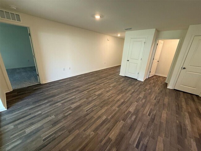 Building Photo - 3471 Ledgewood St