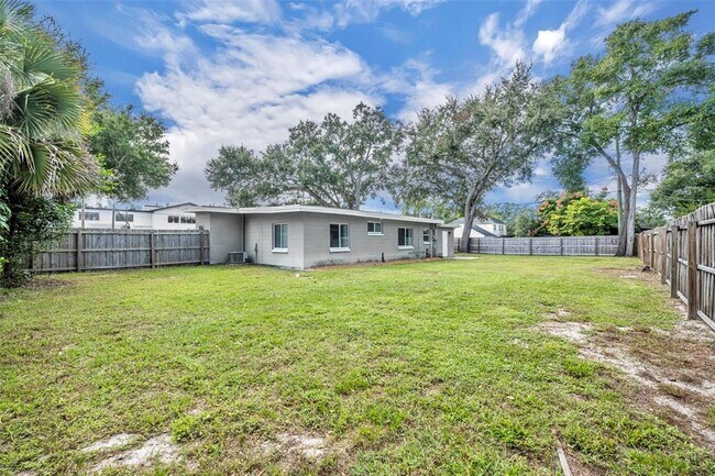 Building Photo - 2805 Northwood Blvd