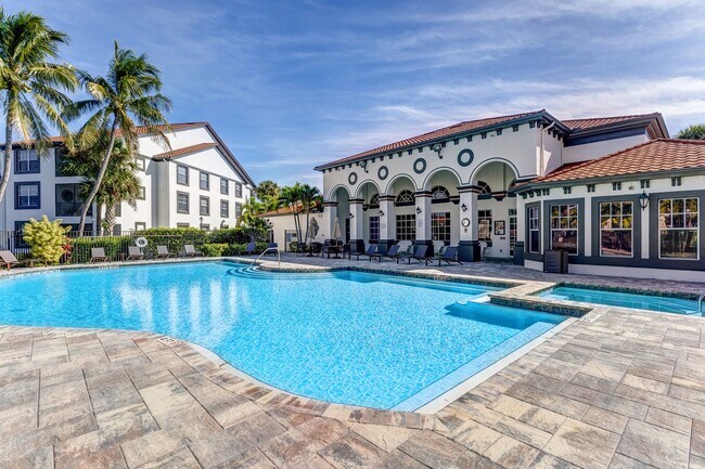 Building Photo - ** FAIRWAY PRESERVE ** 3 BED / 2 BATH CONDO - GARAGE - PET OK! - NORTH NAPLES - ANNUAL RENTAL