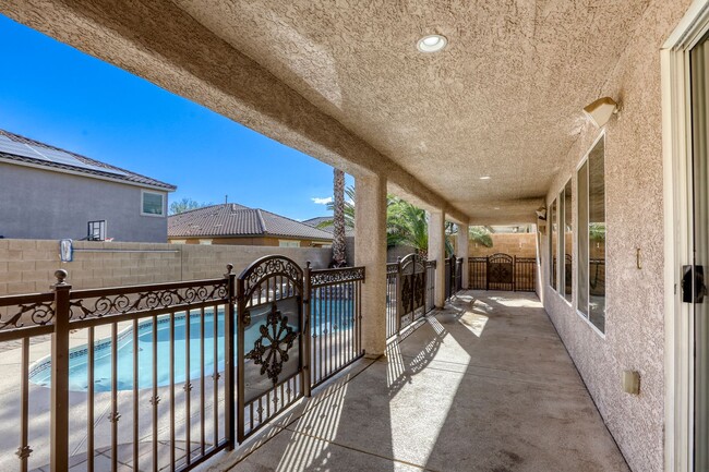 Building Photo - Stunning 5-Bedroom Home with Solar Panels,...