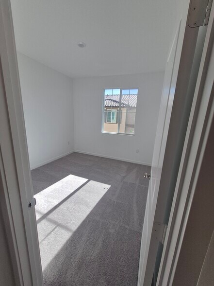 Building Photo - 34543 Ciruela Ave