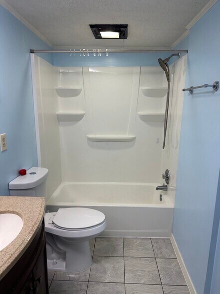 Building Photo - 1855 Poplar Woods Cir W