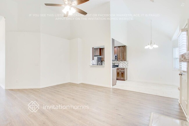 Building Photo - 2132 Panstone Dr SW