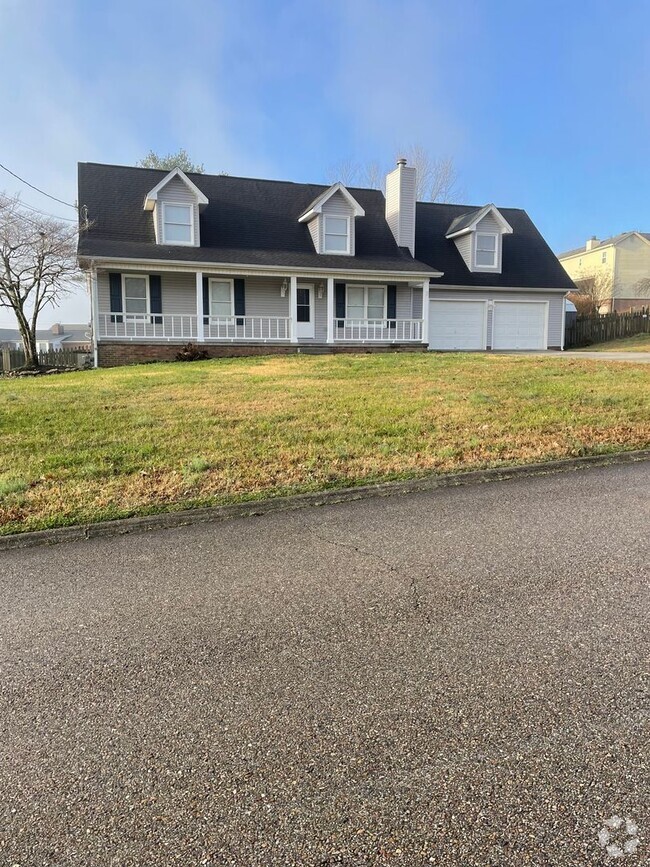 Building Photo - Charming Cape Cod in Halls