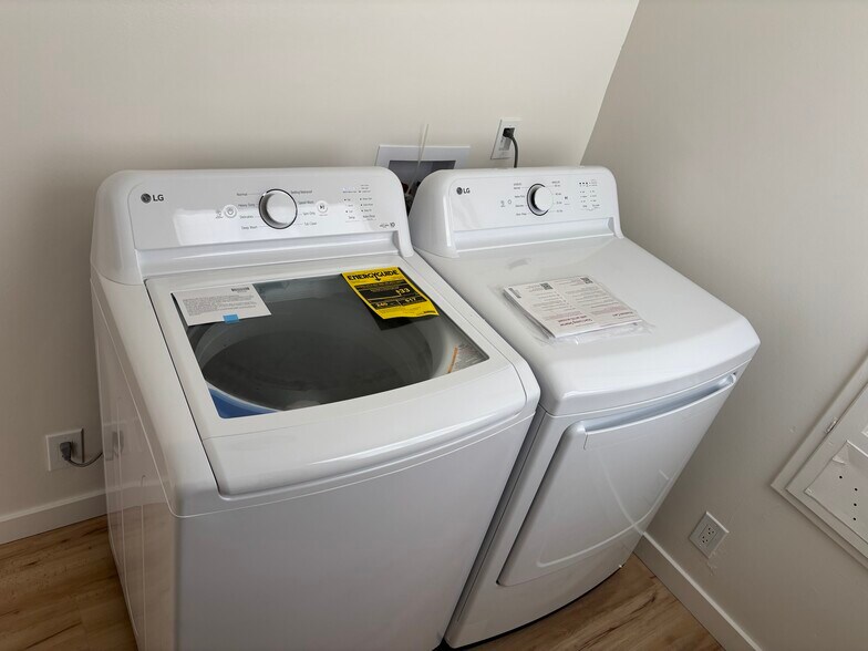 Building Photo - 2815 1/2 Folsom St.