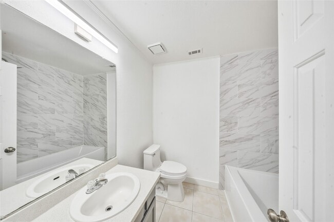 Building Photo - 19519 Mallard Lake Ln