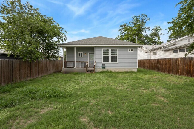 Building Photo - 534 Rigsby Ave