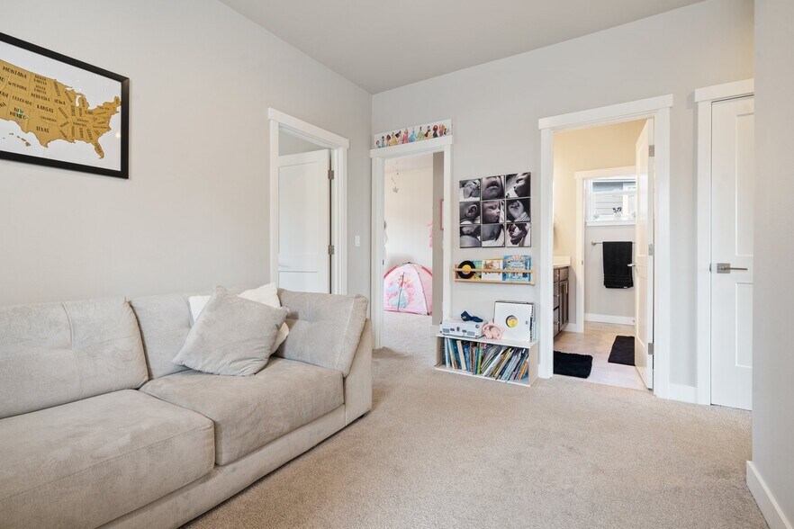 Loft (view #2) - 1182 NE Sockeye Ct