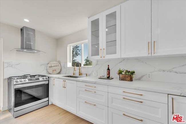 Building Photo - 10347 Hillhaven Ave