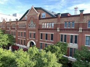 Building Photo - 30 Hanover St