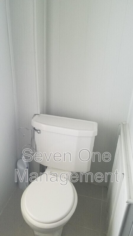 Building Photo - 132 Sumac St