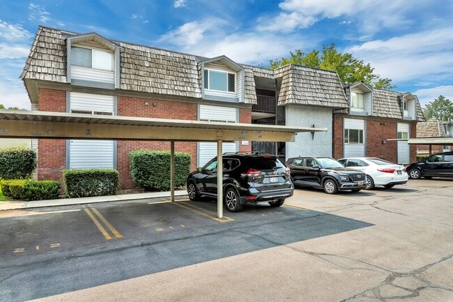 Building Photo - 1671 Hickory Ln