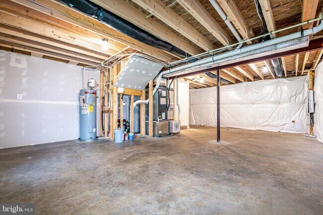 Building Photo - 214 SPRING